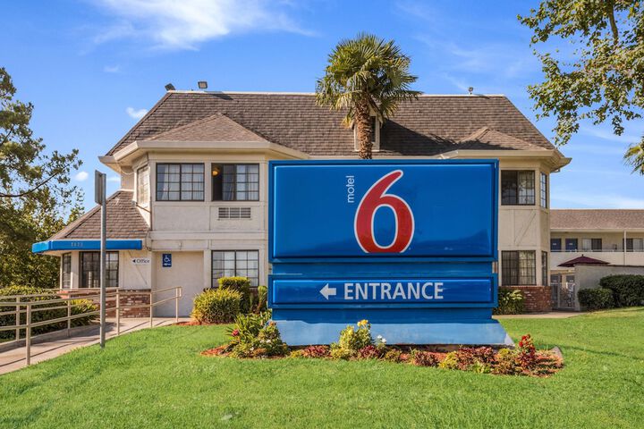 Hotel 5 of 65