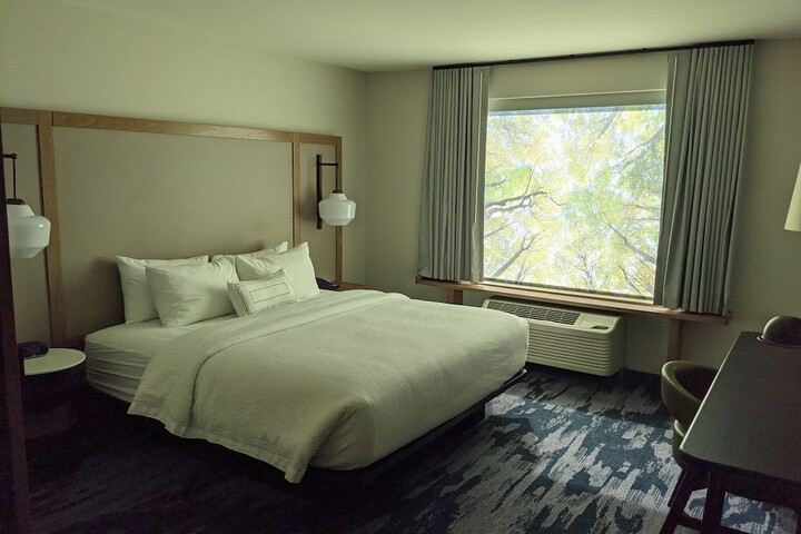 Room 19 of 33