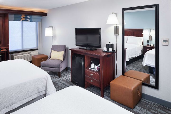 Room 26 of 38