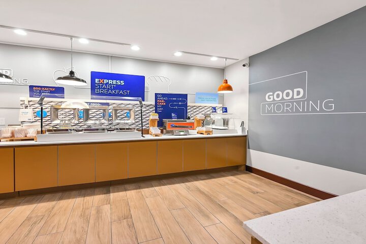 Holiday Inn Express Palestine by IHG