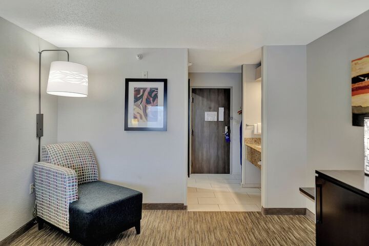 Room 75 of 163