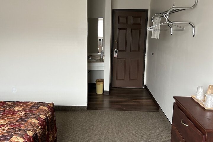 Room 8 of 14