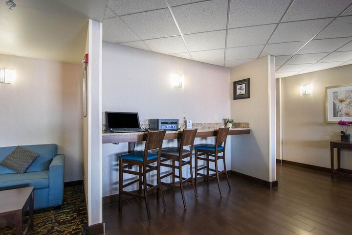 Business Center 56 of 56