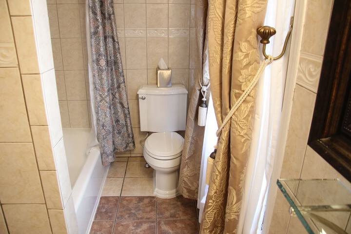 Room 83 of 235
