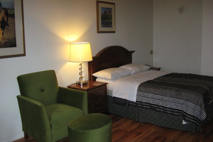 Room 13 of 38