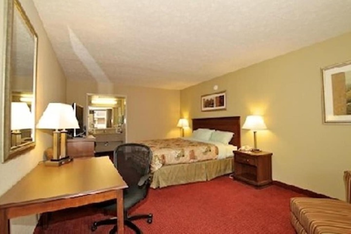 Room 16 of 33