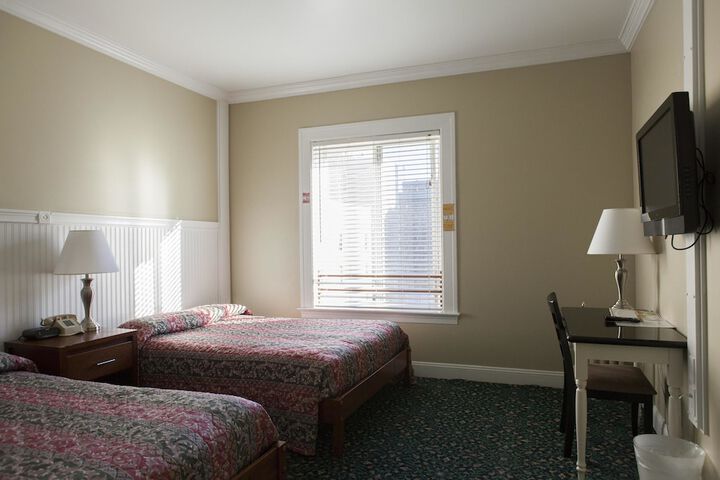 Room 12 of 41