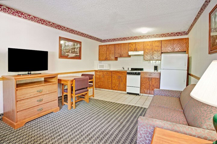 Room 10 of 20