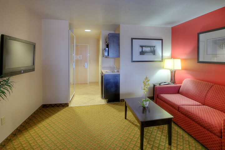 Room 16 of 32