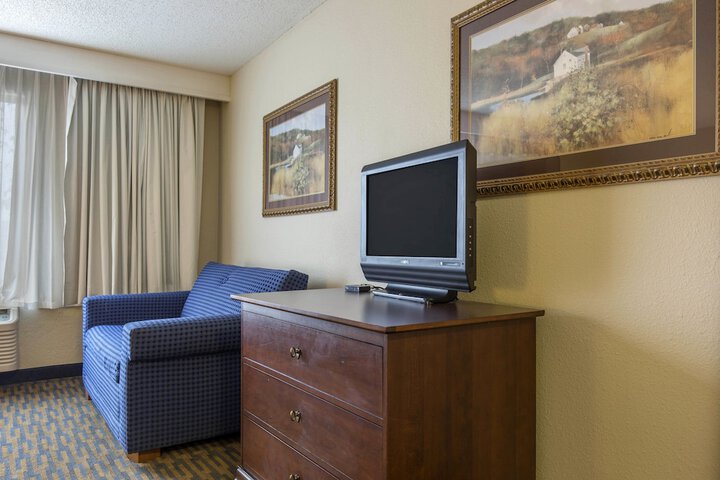 Room 16 of 41