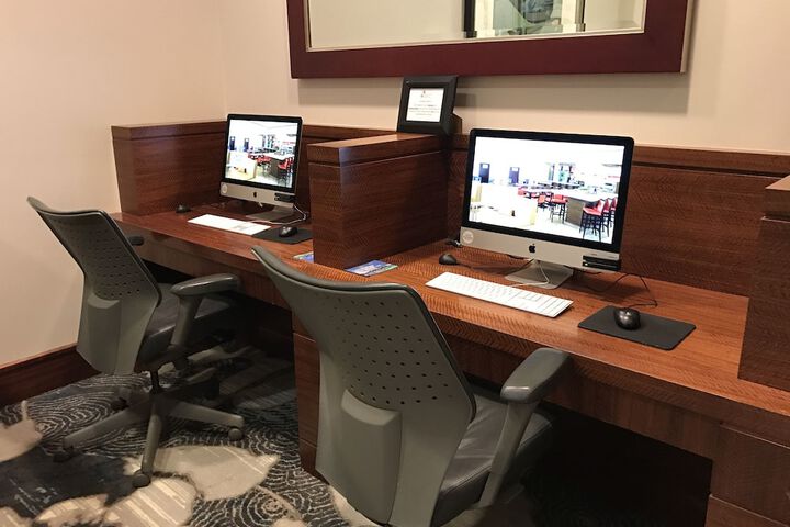 Business Center 402 of 412