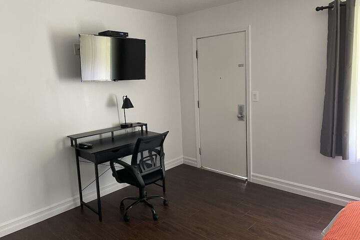 Room 37 of 103