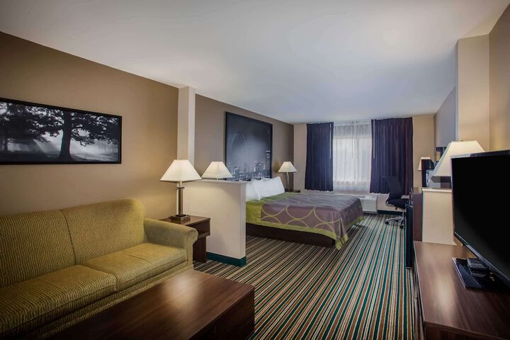 Room 6 of 15