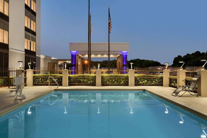 Pool 16 of 70