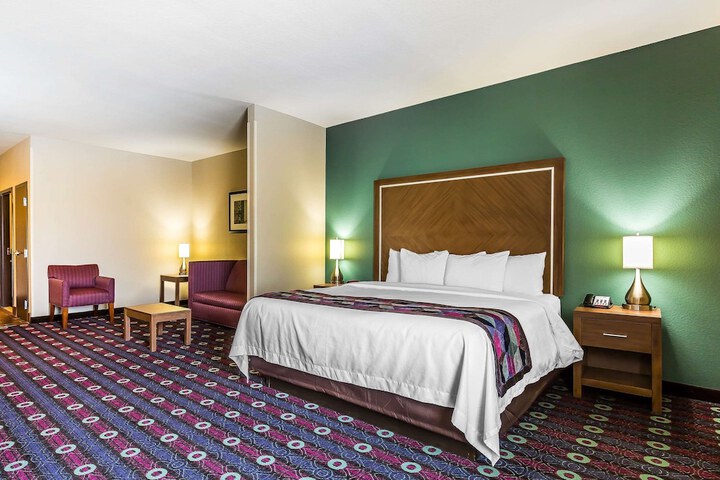 Room 16 of 38