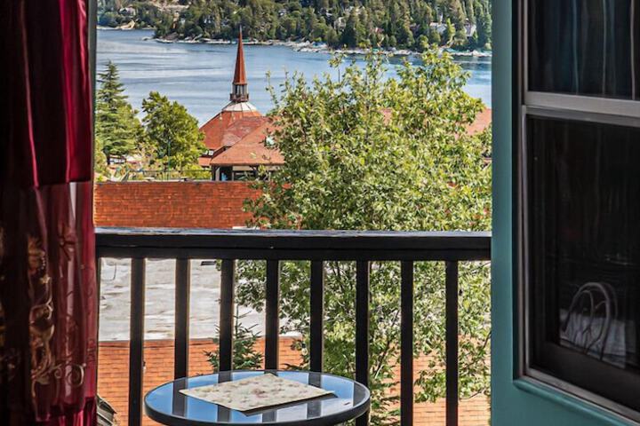 Arrowhead Lake Inn