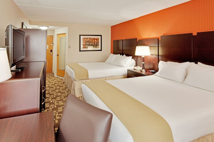 Room 33 of 38