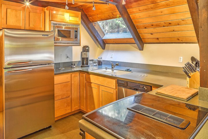 Four Stone Lodge Near Mt. Rainier