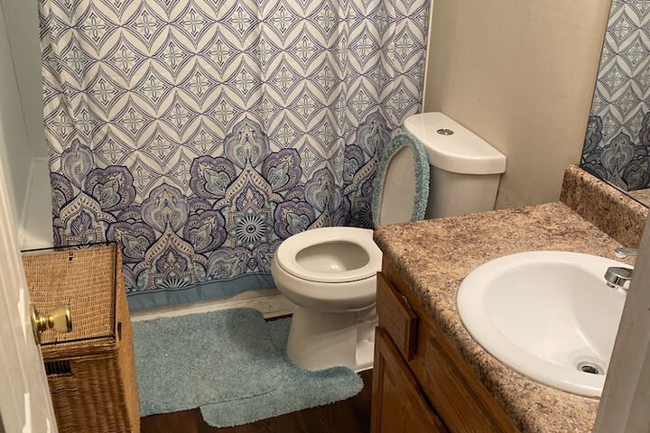 Room 33 of 60
