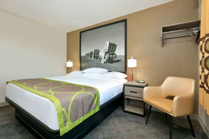Room 18 of 32