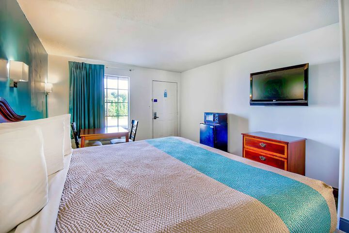 Motel 6 Grand Rivers KY