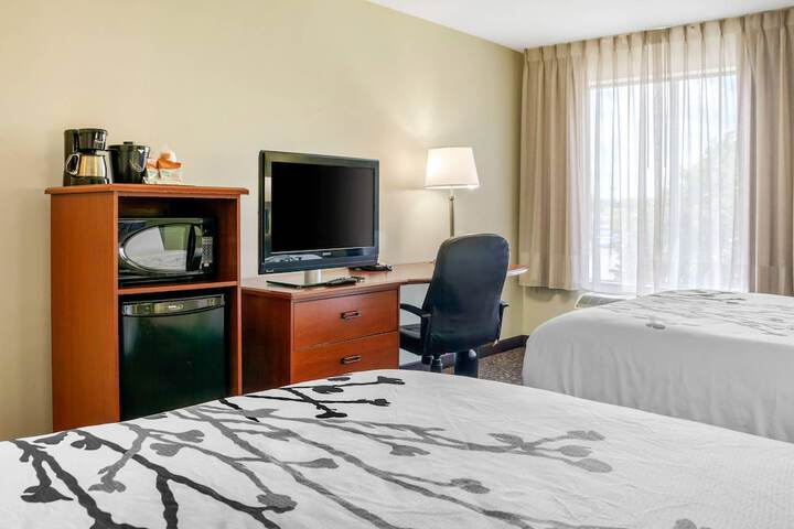 Sleep Inn & Suites Milwaukee Airport