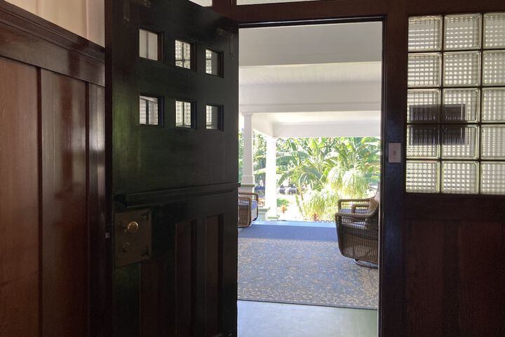 Hilo Bay Oceanfront B & B