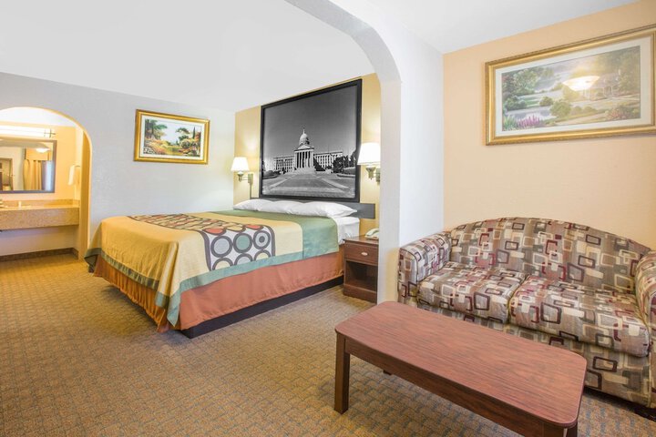 Room 10 of 15