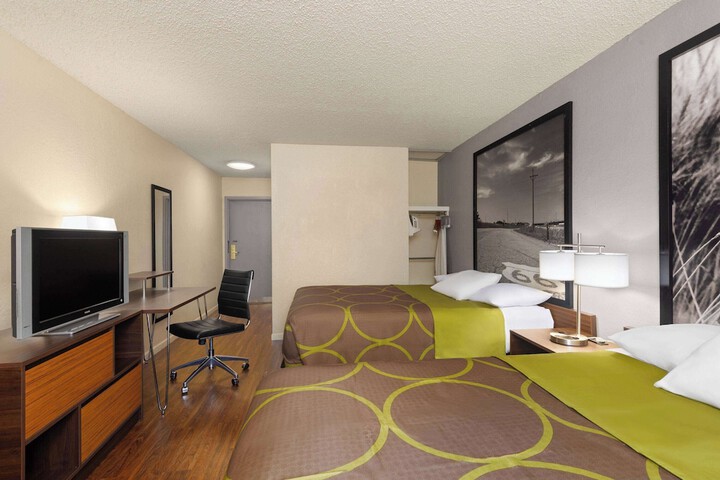Room 33 of 44