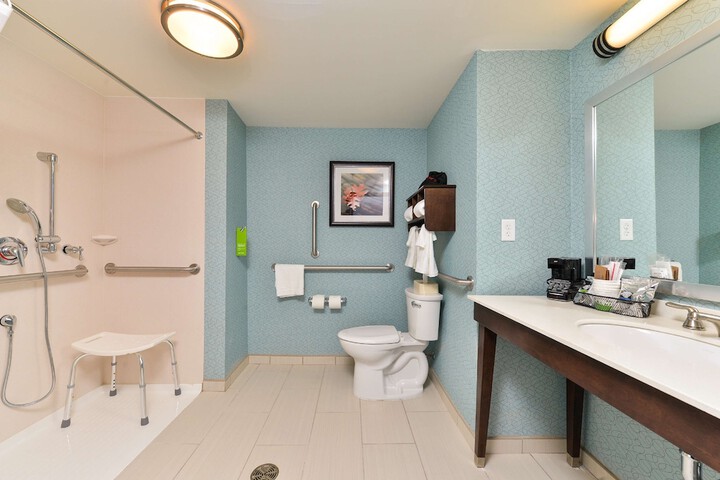 Hampton Inn Corning / Painted Post