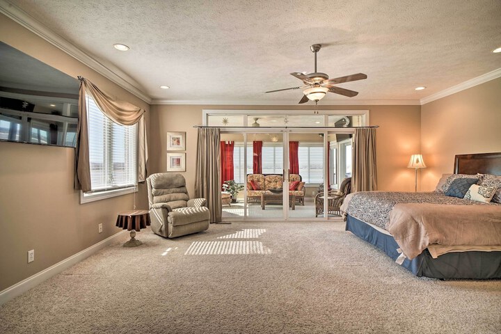 Spacious Baneberry Home w / Lake Douglas Views!