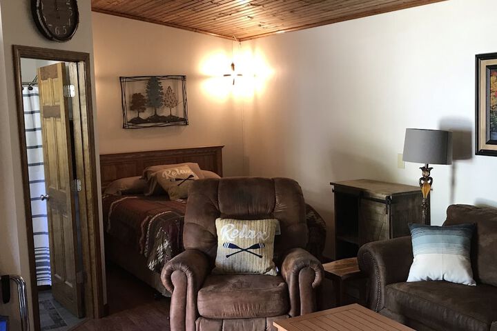 Bullwinkles Rustic Lodge