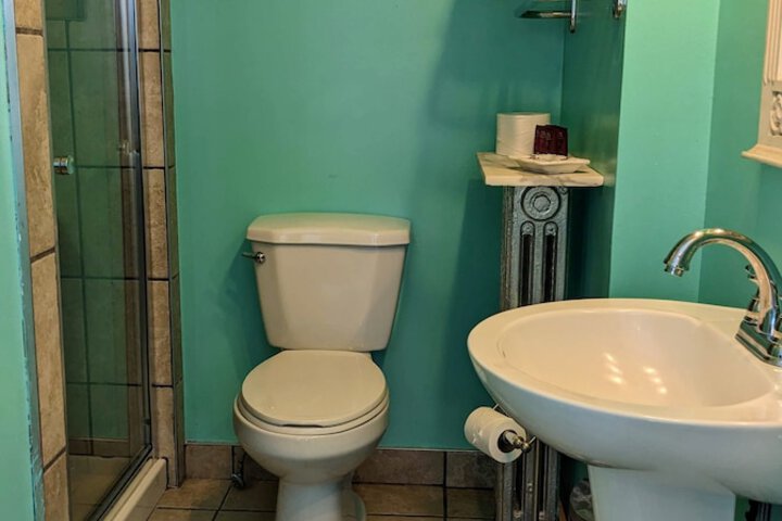 Room 48 of 119