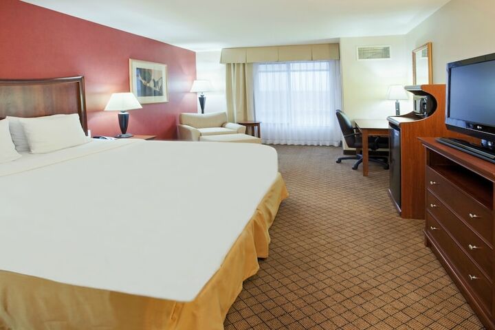 Room 32 of 60