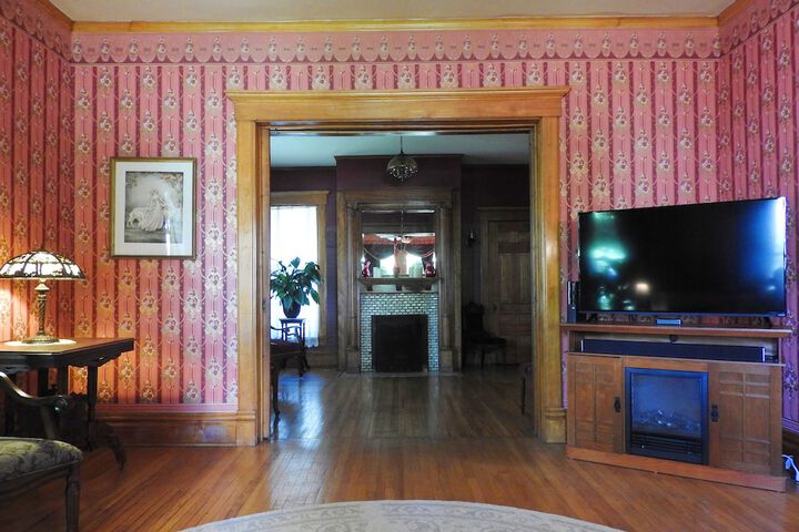 Champaign Garden Inn