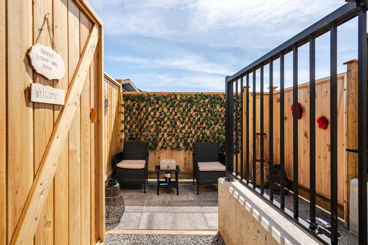 Victorias Family Oceanside Retreat brand new 2br basement