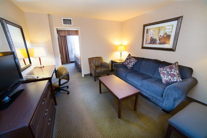 Room 28 of 40