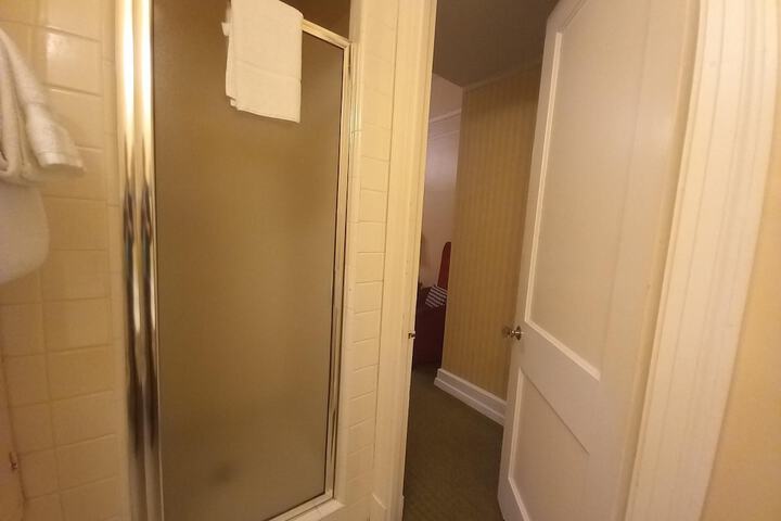 Room 30 of 58