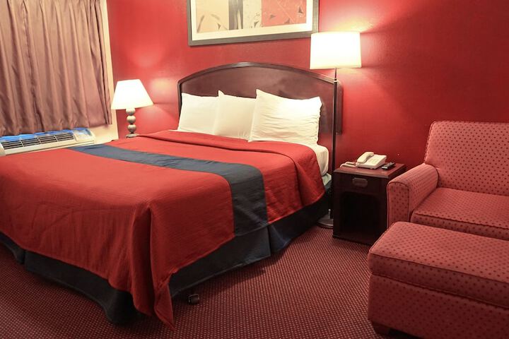 Room 14 of 27