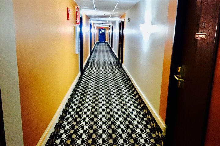 Ballroom/Hall 16 of 18
