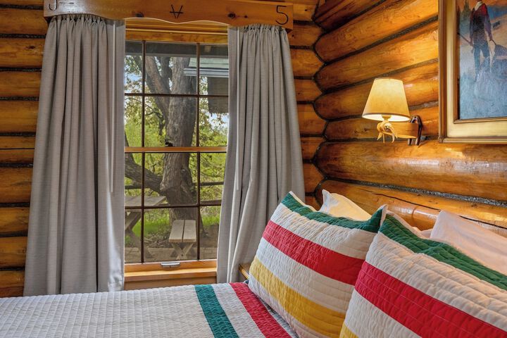 El Western Cabins & Lodges