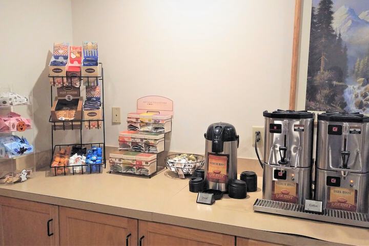 Breakfast/Coffee Service 24 of 27