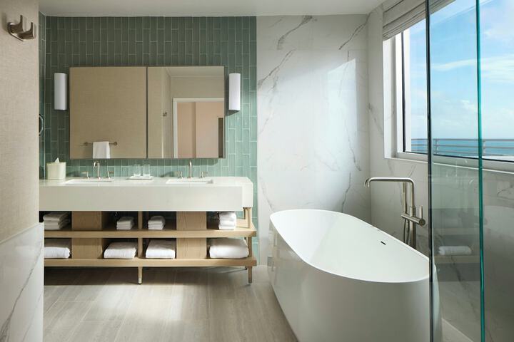 Loews Miami Beach Hotel – South Beach
