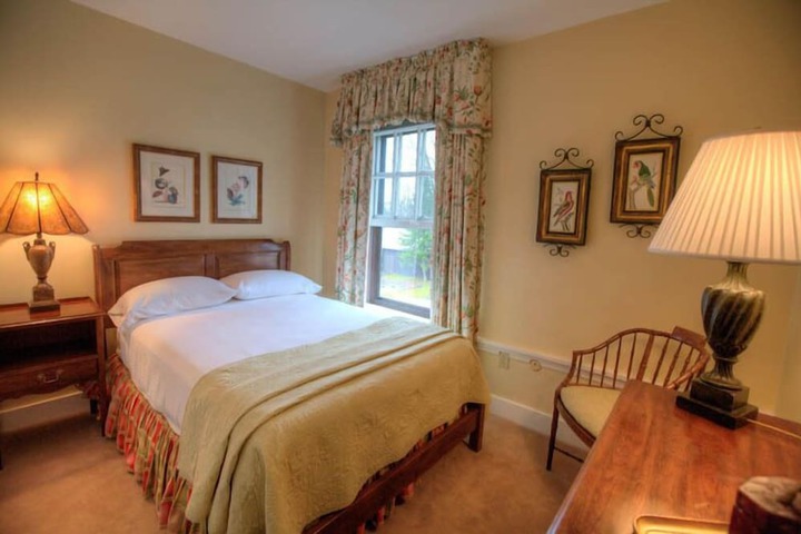 Room 40 of 67