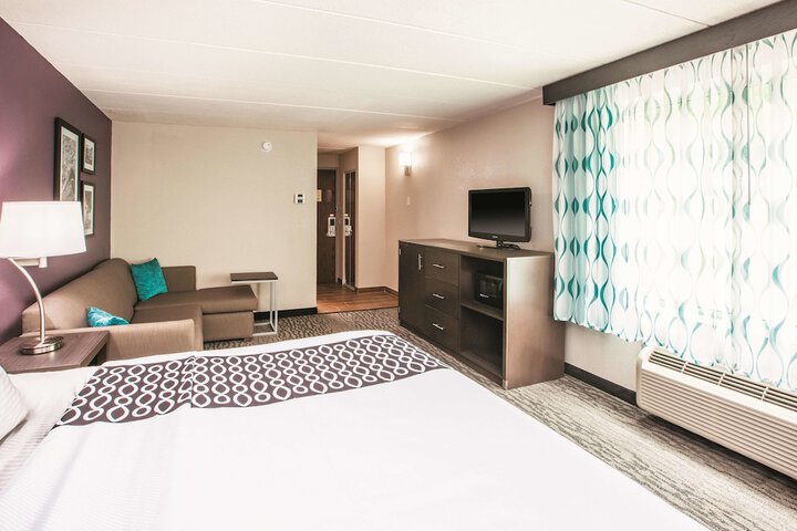 Room 21 of 28