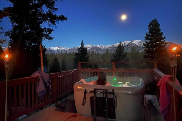 Hot Tub-Awesome View-Secluded Apartment