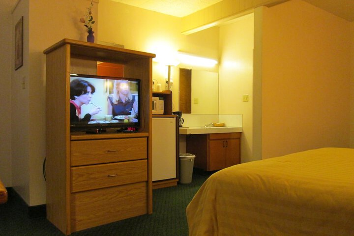 Town House Motel Inc