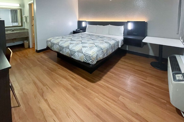 Room 22 of 24