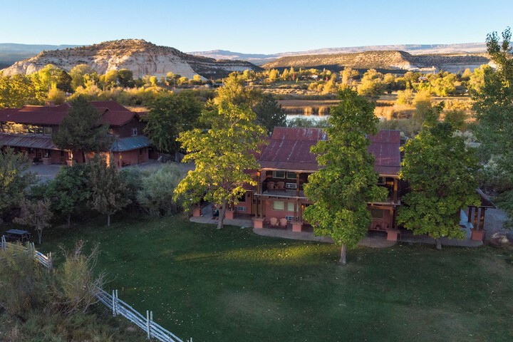 Boulder Mountain Lodge