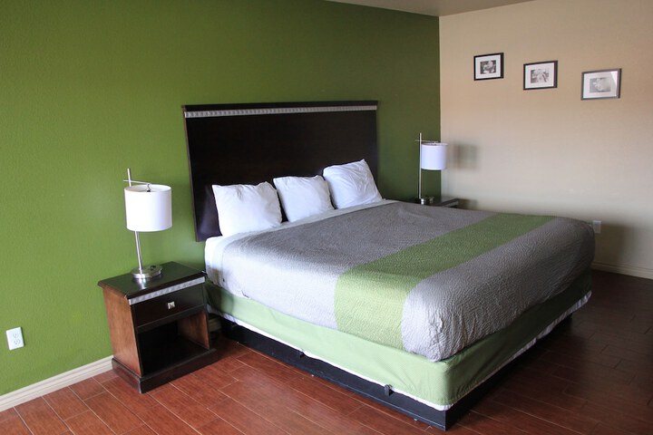 Room 20 of 35